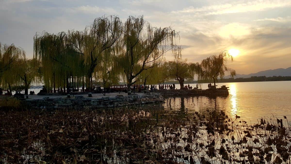  Radzimir Burzyński | Zachód słońca nad jeziorem Kunming w Pałacu Letnim w Pekinie