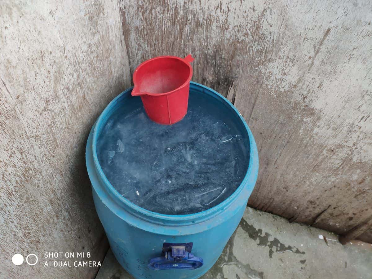 Fot 5. Radzimir Burzyński | Zimą pod wpływem mrozów woda na noc zmienia swój stan skupienia. Rano nie jesteśmy w stanie się umyć