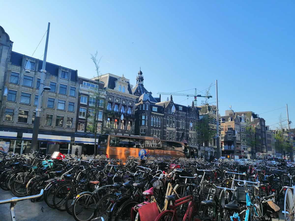 Fot 6. Agnieszka Kłos | Stojaki na rowery w centrum Amsterdamu