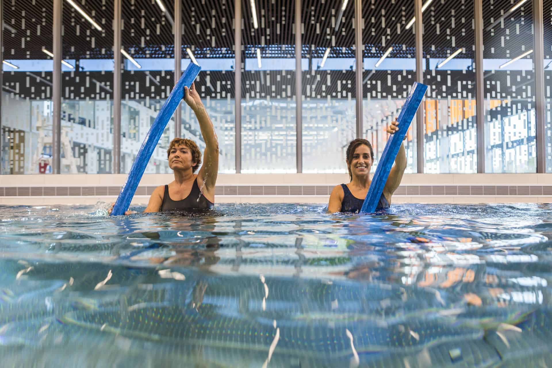 Aqua fitness – na czym polega? Kto może uprawiać ten sport?