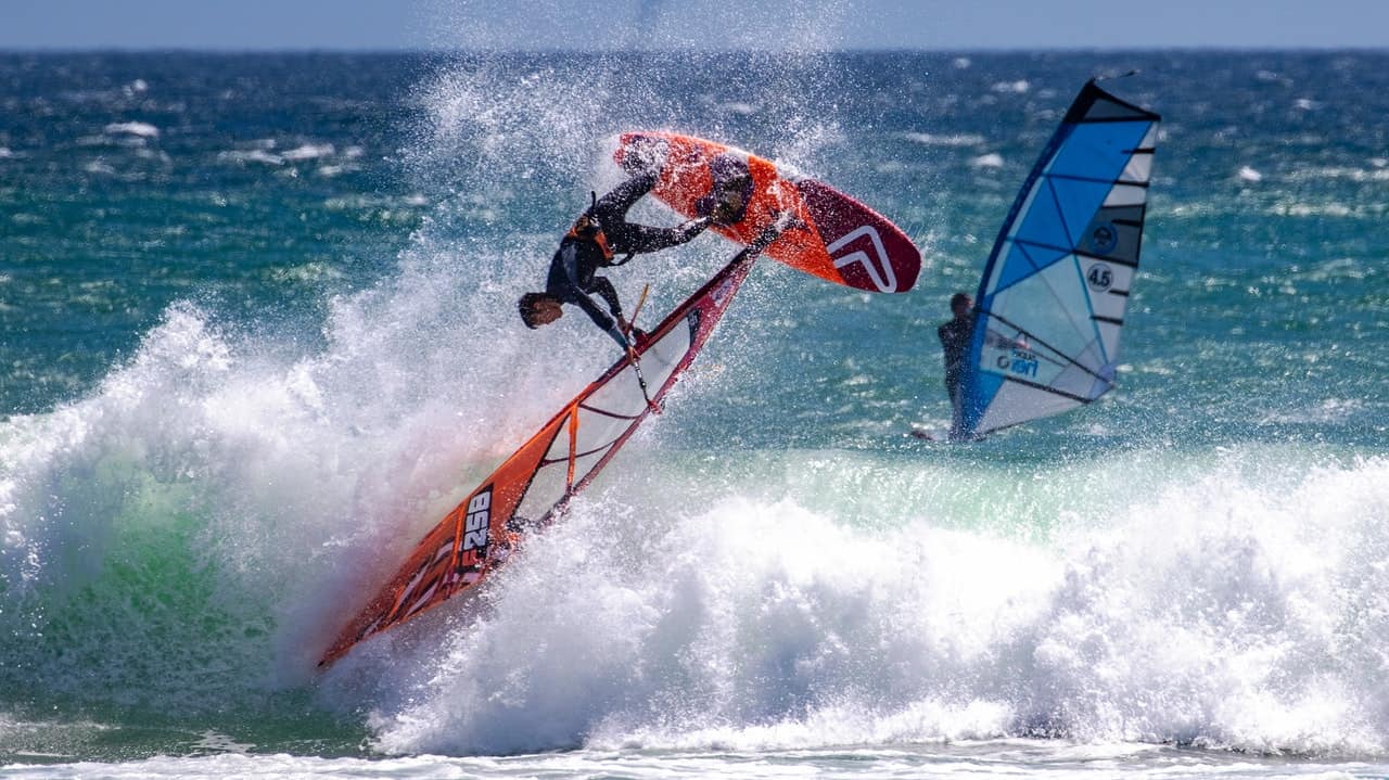Żagle do windsurfingu – typy, nazwy, rodzaje żagli. Jaki żagiel do windsurfingu wybrać?