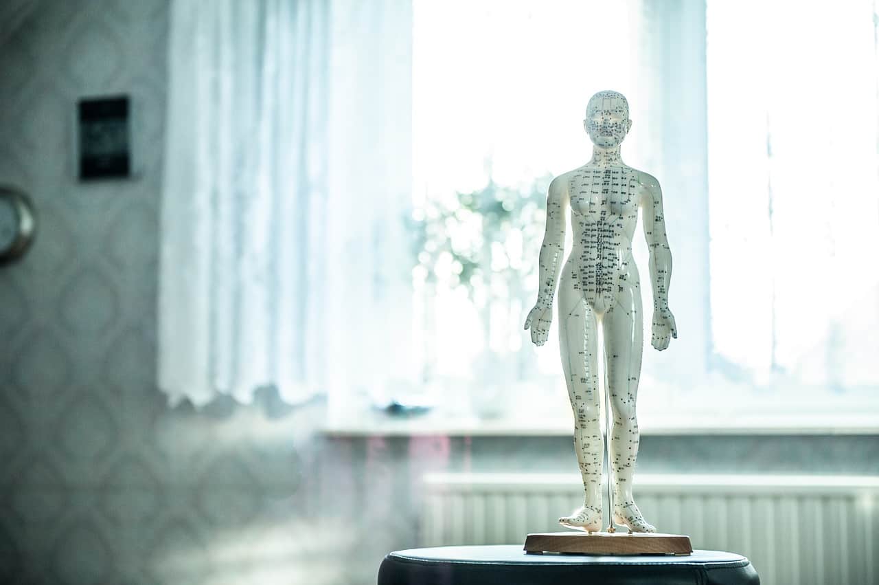 Osteopatia - czym jest i co ma wspólnego z fizjoterapią