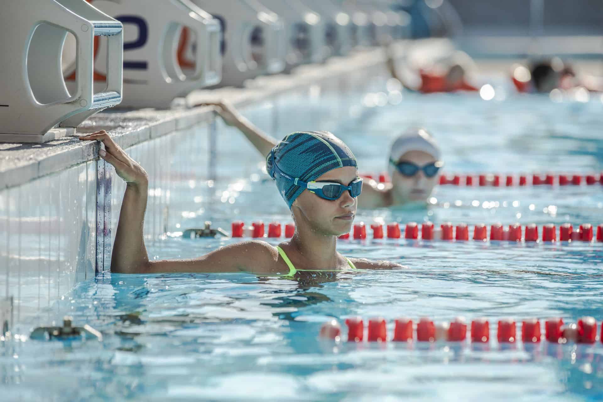 Wyprawka młodego pływaka - co jest potrzebne dziecku na zajęcia z pływania?