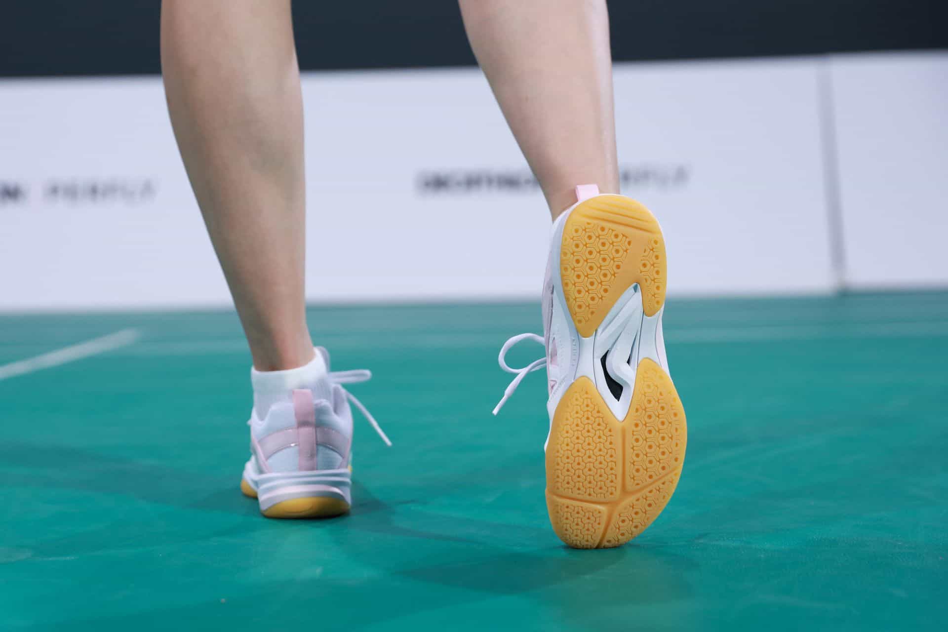 Jak wybrać buty do badmintona?