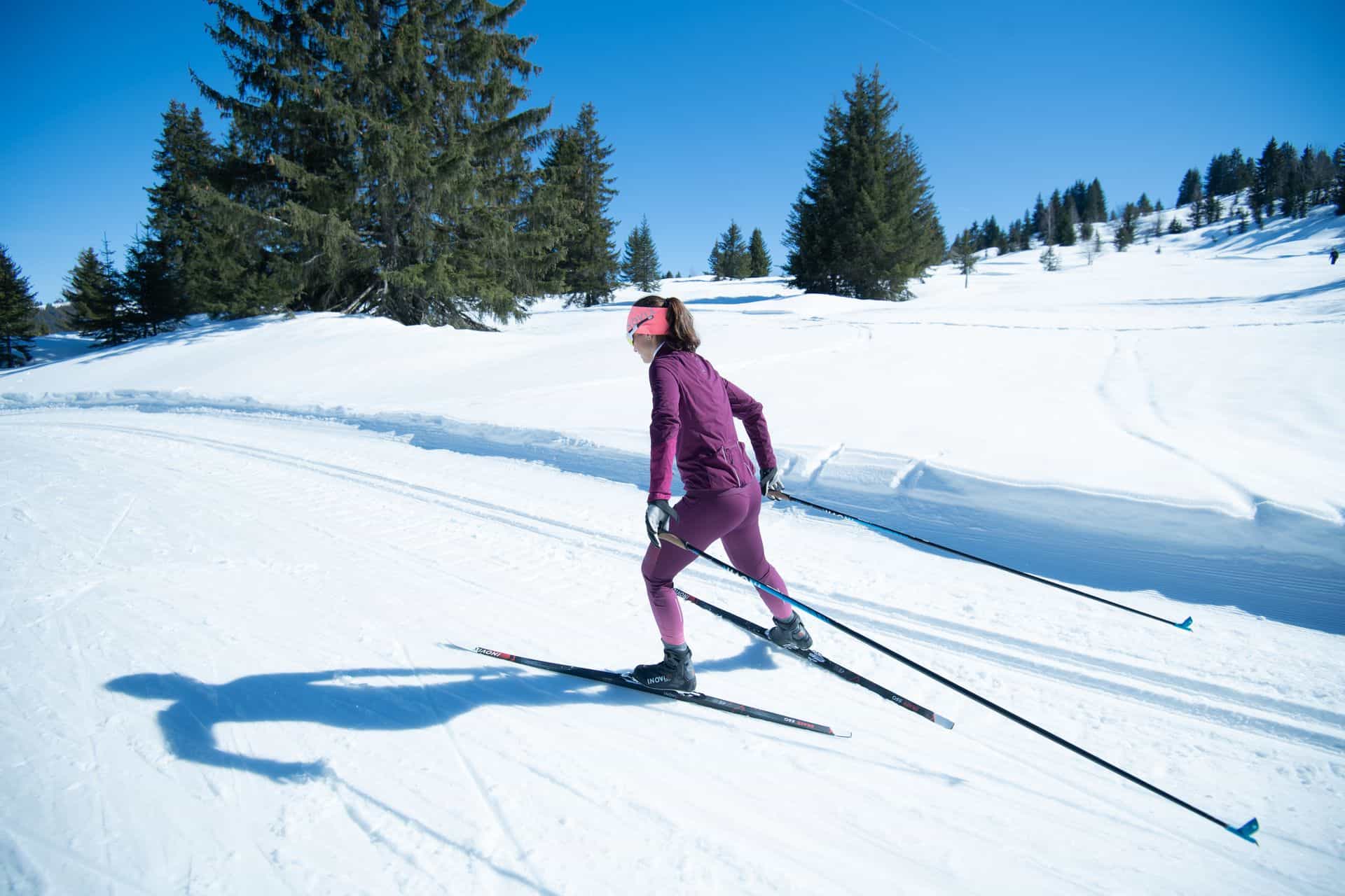 Jak wybrać narty biegowe do stylu łyżwowego?