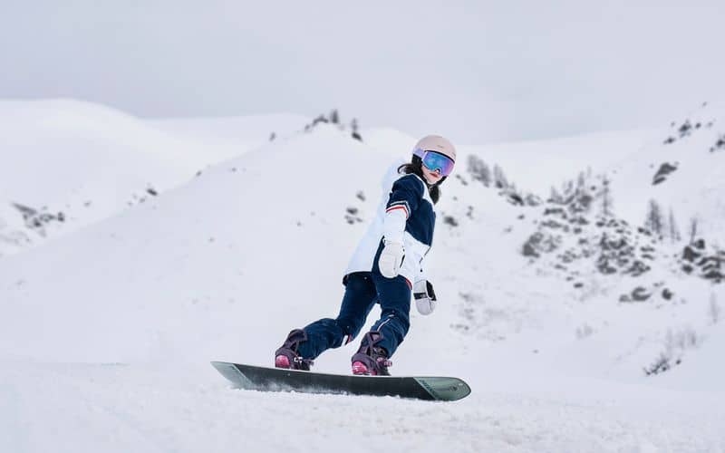 jak_ustawic_nogi_na_snowboardzie